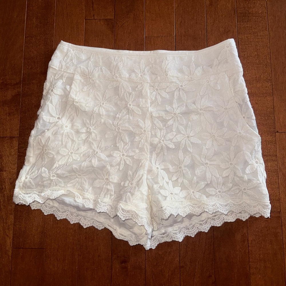 NWOT Monteau High Waist Embroidered Lace Shorts Ivory Small